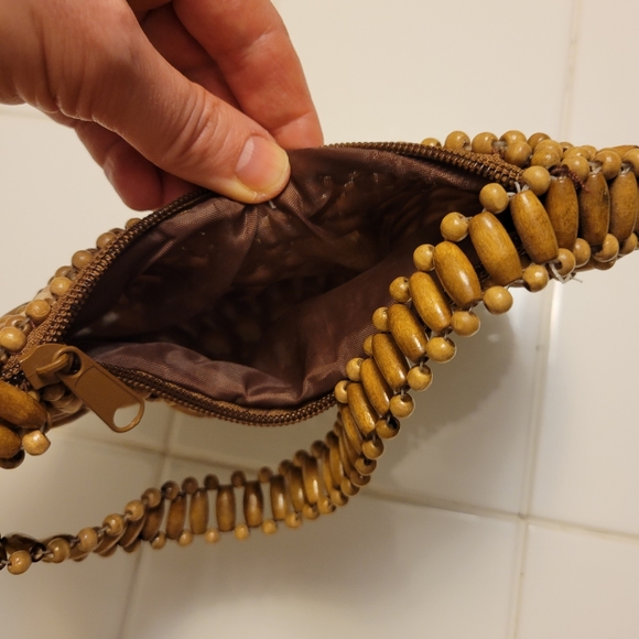 Boho wood beaded clutch - Picture 3 of 4